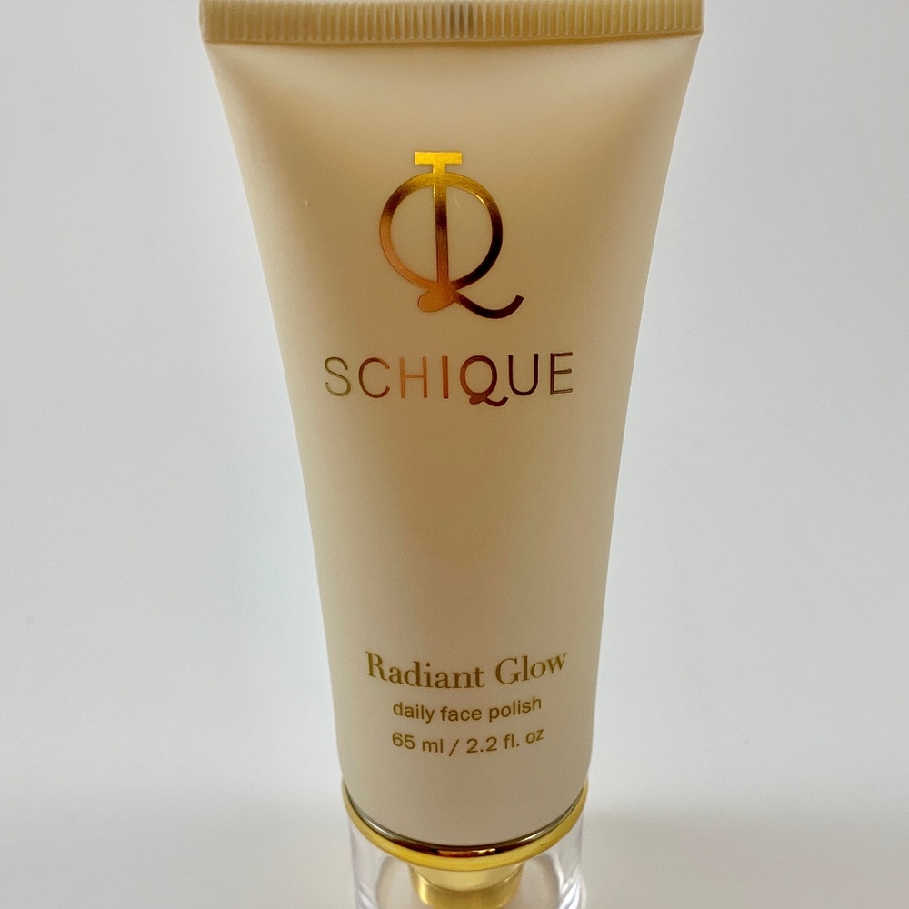 Schique Radiant Glow Daily Face Polish 2.2 oz. NEW
